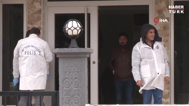 Bir apartmanın bahçesinde ölü bulundu! İntihar mı cinayet mi?