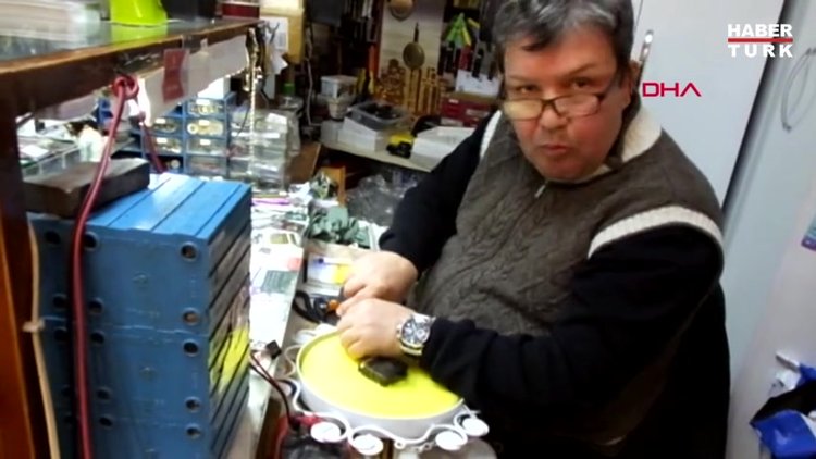 Asırlık saatler zamana meydan okuyor