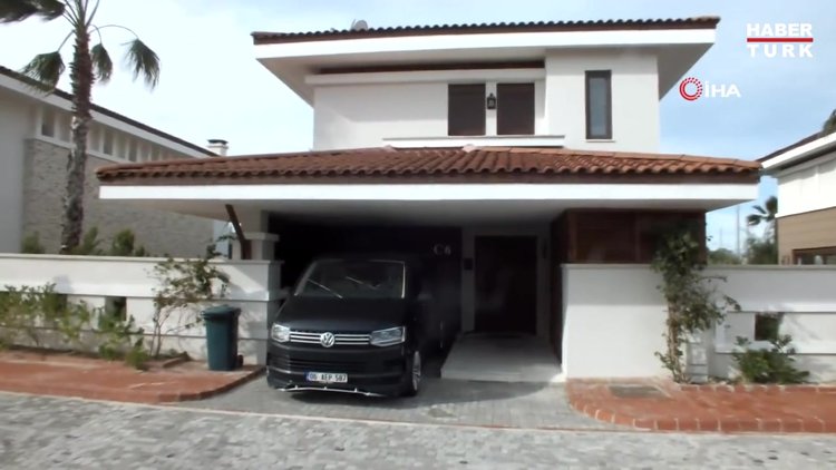 Komşuları kim olduğunu öldükten sonra anladı