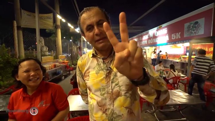 Vietnam'da Savaşın İzleri - Ayhan Sicimoğlu ile Renkler