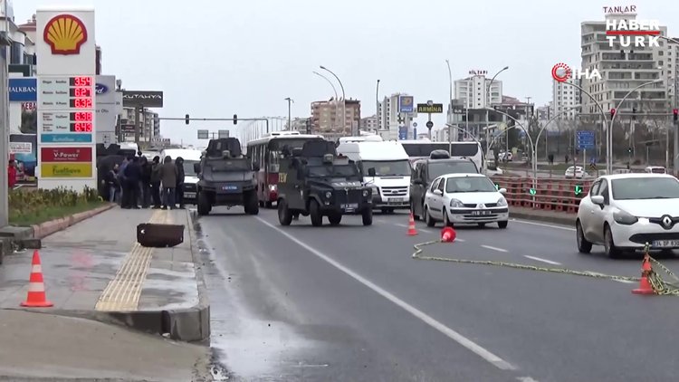 Muavinin dikkatsizliği bomba paniğine neden oldu!