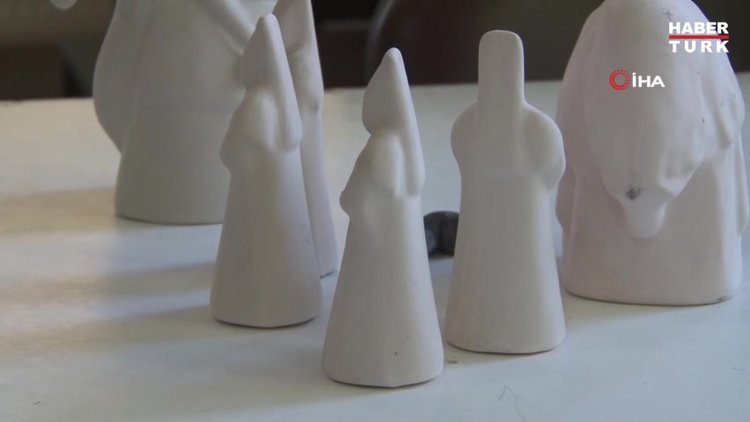 İznik çinisinden satranç takımı yaptı, 5 bin liraya sattı