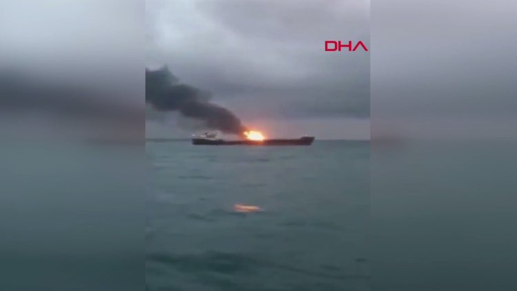 Kerç Boğazı'nda gemi yangını