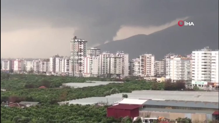 Kumluca ve Finike'de çıkan hortum kamerada
