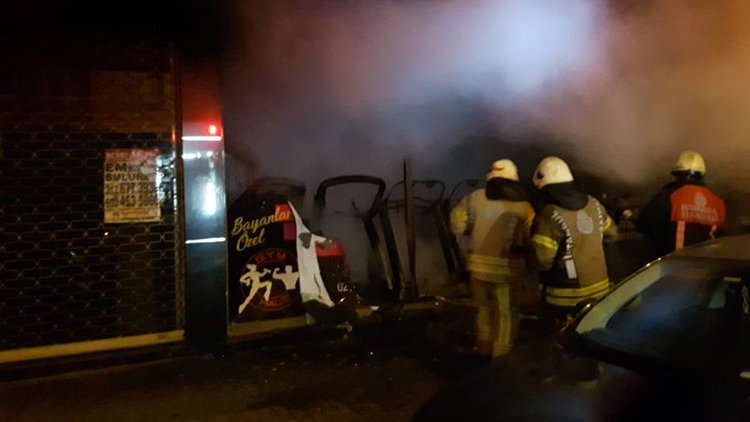 Spor salonu alevlere teslim oldu