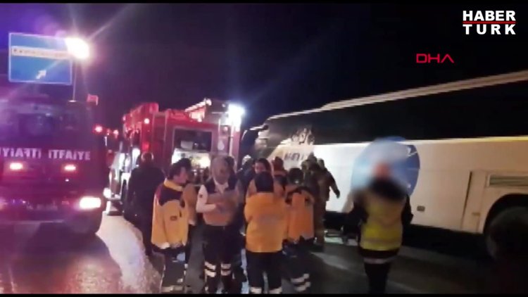 İstanbul'da yolcu otobüsü devrildi