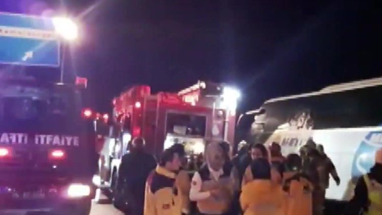 İstanbul'da yolcu otobüsü devrildi: Ölü ve yaralılar var