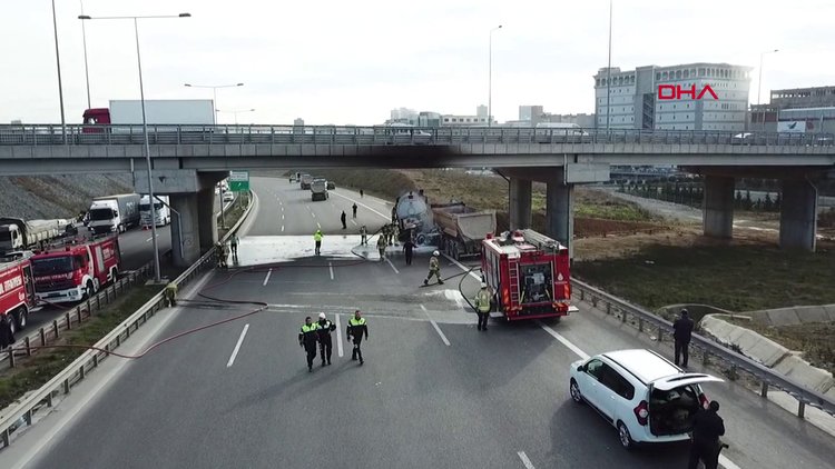 Tanker ile hafriyat kamyonunun çarpışması sonrası yangın çıktı!