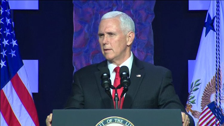 Mike Pence: Maduro rejimine son verme zamanı geldi