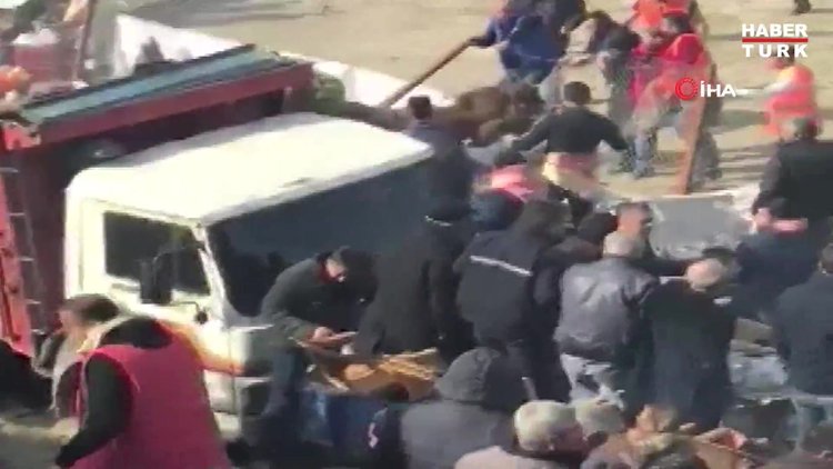 Güreşmek istemeyen deve ortalığı böyle karıştırdı