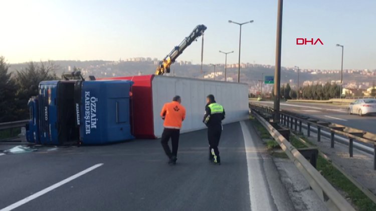 TIR devrildi, TEM Otoyolu Ankara istikameti ulaşıma kapandı!