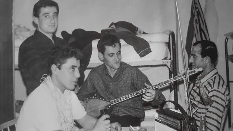 Almanya'ya giden birinci kuşak Türk işçilerin şarkıları