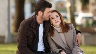 Meltem’i takibe alan Adalı da birden kendini ateş çemberinin içinde ve ölümle yüz yüze bulur. 