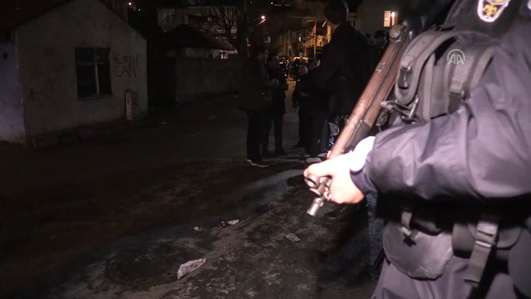 Kocaeli'de taşlı sopalı kavga!