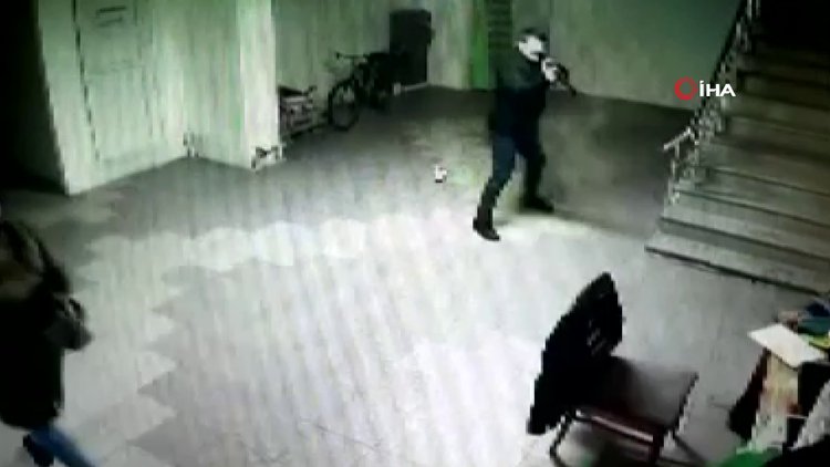 Eski çalışanın iş yeri sahibini vurma anı kamerada!