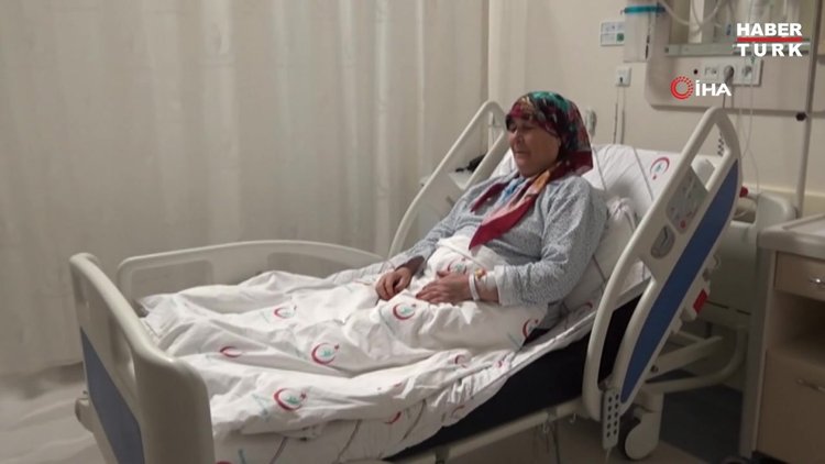 17 yıldır karın ağrısı çekiyordu... Safra kesesinden 86 parça taş çıkarıldı