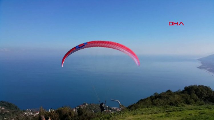 Yamaç paraşütü teleferiğe takıldı 2 yaralı