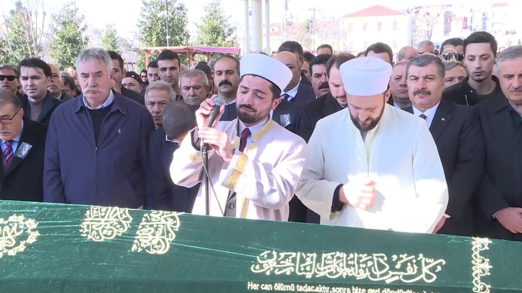 Dr. Mehmet Özün babası son yolculuğuna uğurlandı