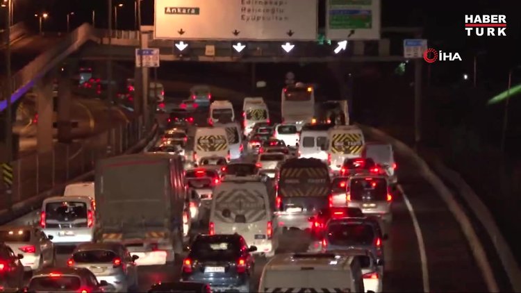 Uyuşturucu ihbarı polisi alarma geçirdi! E-5'te hareketli dakikalar