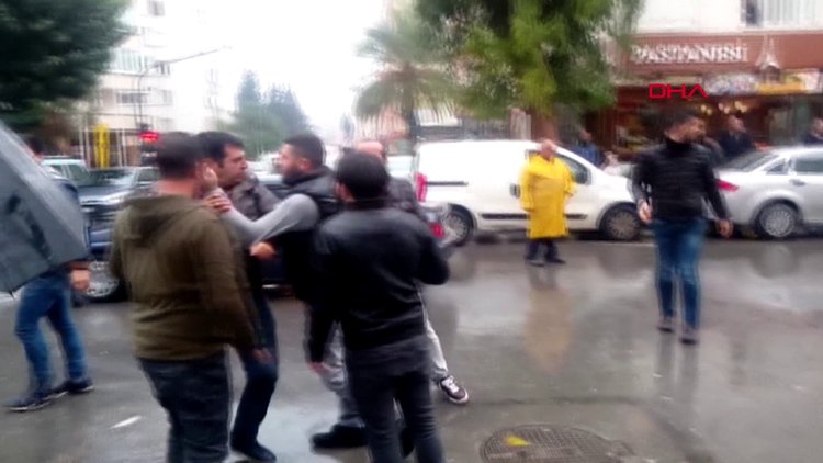 Yol ortasında meydan savaşı!