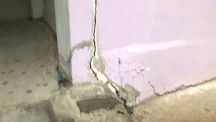 Heyelan riski nedeniyle bazı evler boşaltıldı!