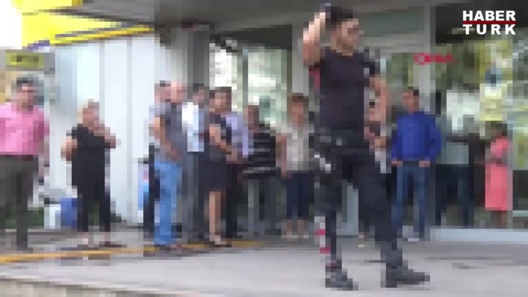 ATM'de kartı sıkışınca ortalığı birbirine katan Dilara, hırsızlıktan tutuklandı