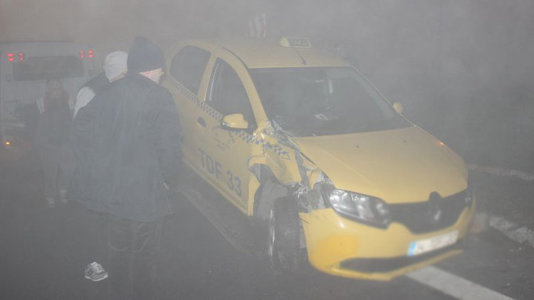 İstanbul'da yoğun sis kazalara neden oldu