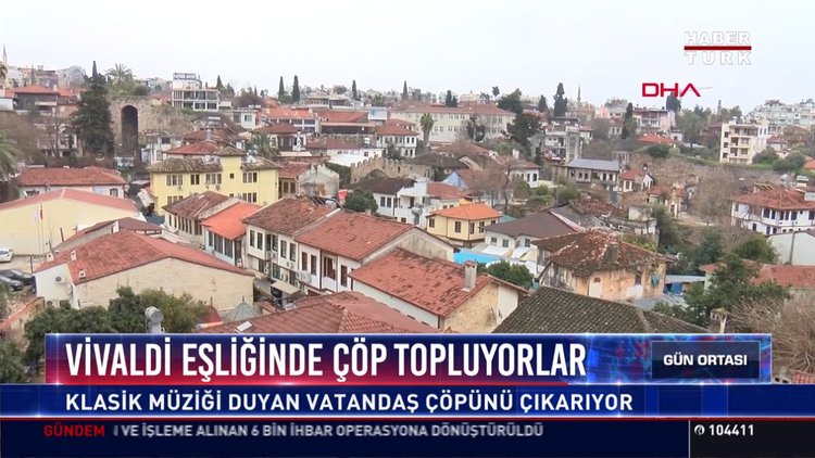 Vivladi eşliğinde çöp topluyorlar: Klasik müziği duyan vatandaş çöpünü çıkartıyor