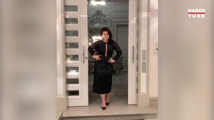 Sibel Can şıklığıyla göz doldurdu