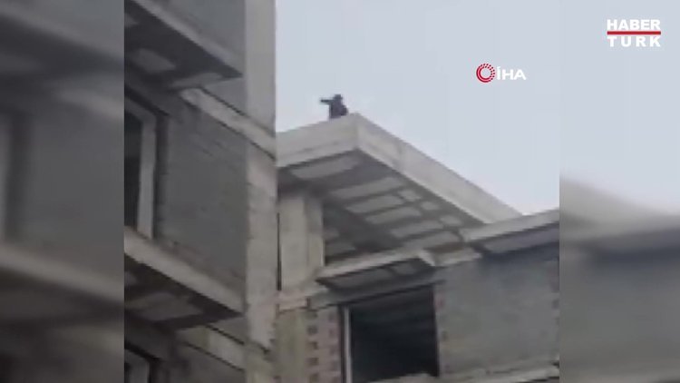 Boşanmak isteyen eşini ikna edemeyince devreye polis girdi