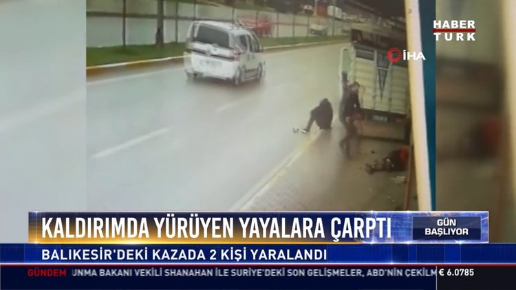 Kaldırımda yürüyen yayalara çarptı: Balıkesir'deki kazada 2 kişi yaralandı