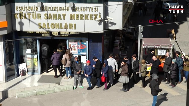 Eskişehir'de senfoni konseri kuyruğu