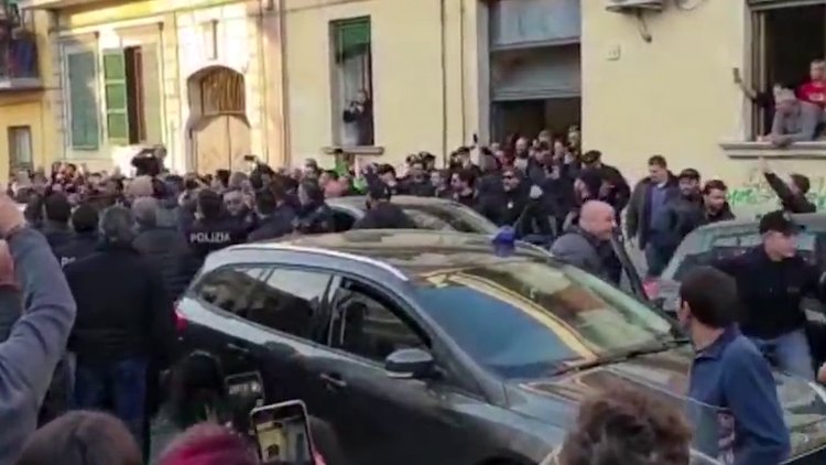 İtalya'nın 14 yıldır aradığı mafya lideri Napoli'de yakalandı