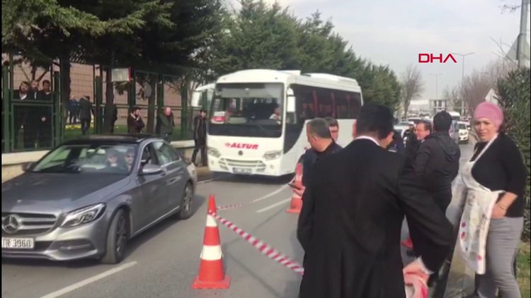 Bakırköy Adliyesi önünde hareketli dakikalar!