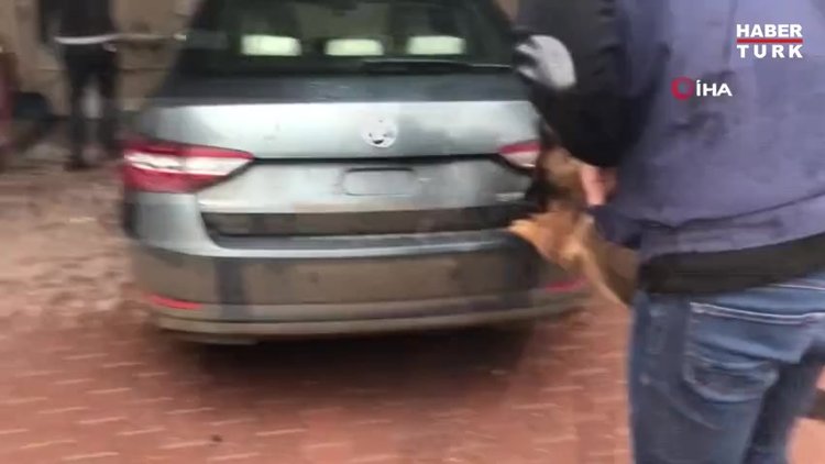 Adana'da polisin şüphelendiği otomobilden çıktı!