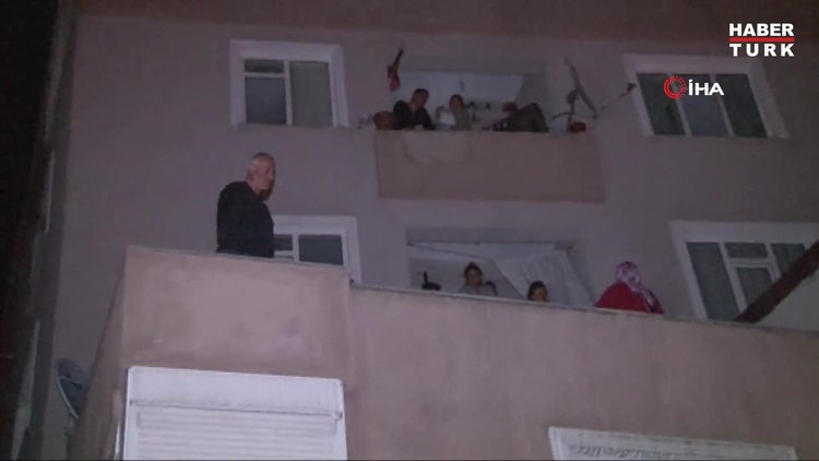 Güngören'de yangın çıktı! 4'ü çocuk 16 kişi kurtarıldı