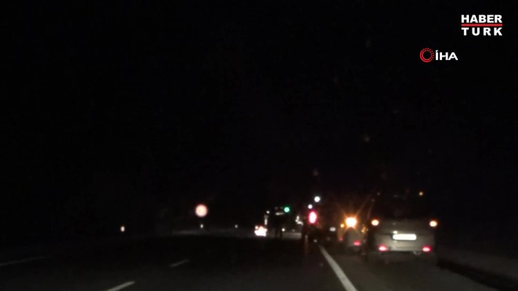 Balıkesir'de yolcu otobüsü ile kamyon çarpıştı: 2 ölü, 7 yaralı