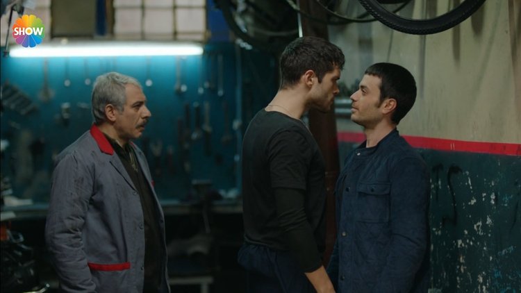 Kerem, Cemil'e saldırıyor!