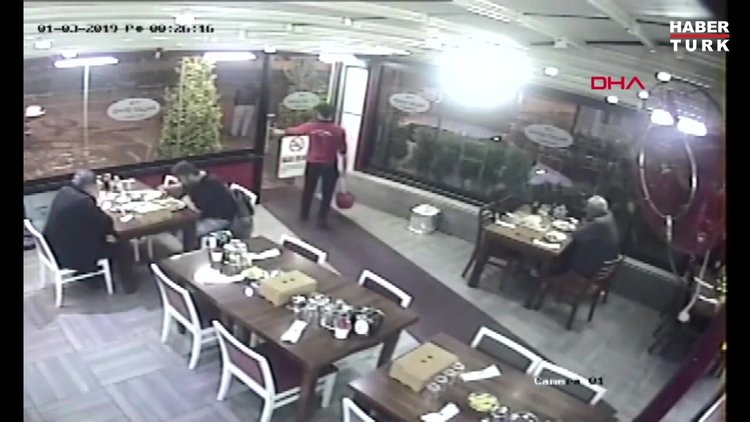 Okul müdürü ve yardımcısının yumruklu kavgası kamerada!