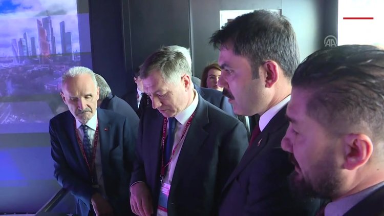 Bakan Kurum Cannes'da