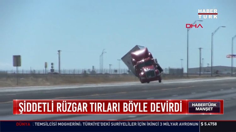 Şiddetli rüzgar tırları böyle devirdi