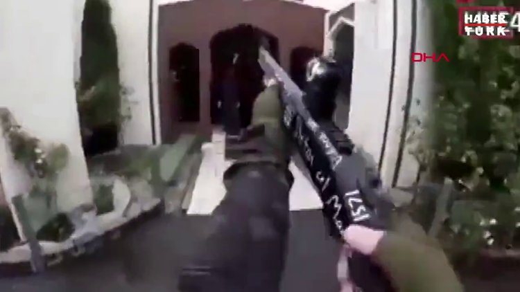 Yeni Zelanda camiye saldırı anı ve zanlının yakalanması - Video