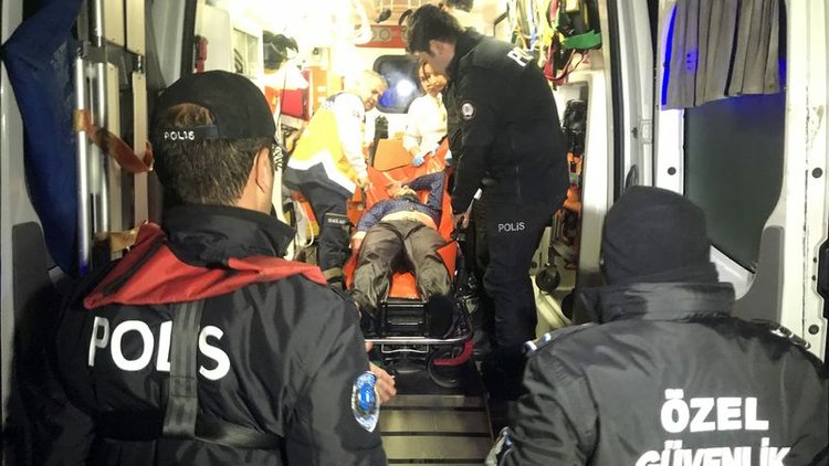 Önce polisi aradı, sonra denize atladı