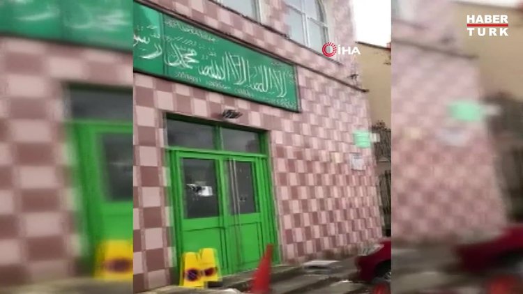 İngiltere'de 4 camiye saldırı! İşte ilk görüntüler - Video