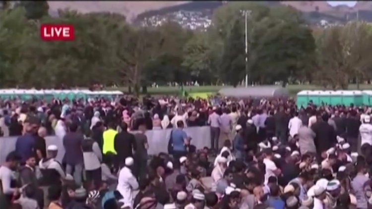 Terör saldırısının 7'nci gününde canlı yayında ezan!