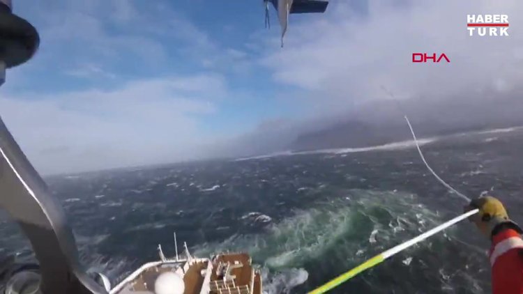 Viking Sky gemisindekileri helikopter ile kurtarma çalışmaları kamerada