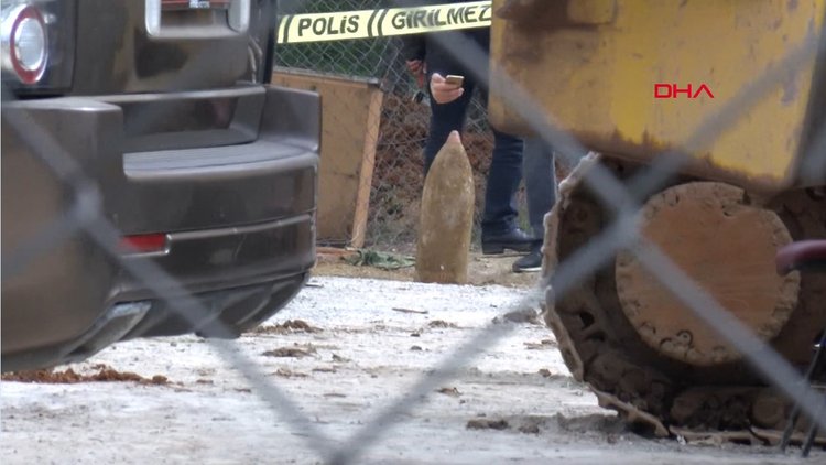 Maltepe'de kazı sırasında top mermisi bulundu