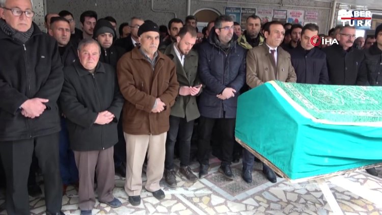 İkizine "Size çok yük oldum" mesajı atarak denize atlamış