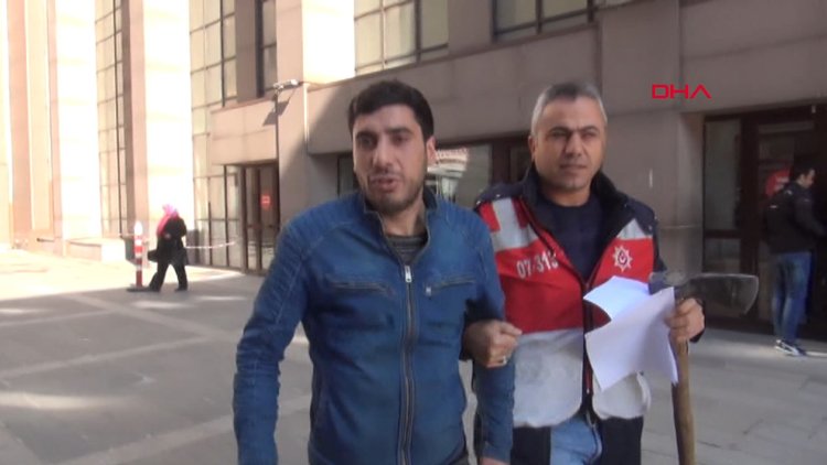 Bakırköy Adliyesi'ne baltayla gelen şüpelinin 4 yıla kadar hapsi istendi