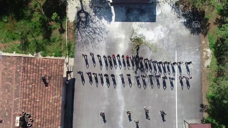 "Muhteşem 8'li"nin nefes kesen atış eğitimi